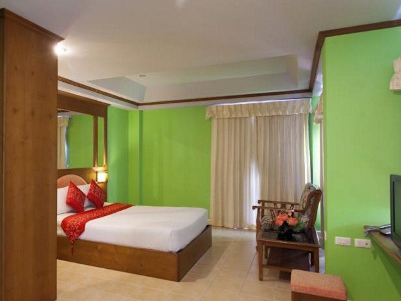 Chaba Kata Beach Hotel Exteriör bild